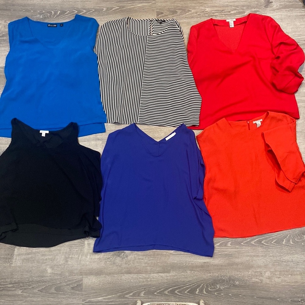 Selling gently used work/casual cloths. All sizes are the same a must have!!